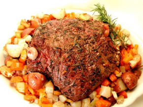 Roasted Leg of Lamb with Vegetables